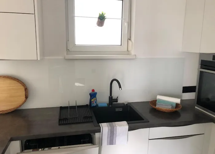 R24/7, 4050 Traun لينتز